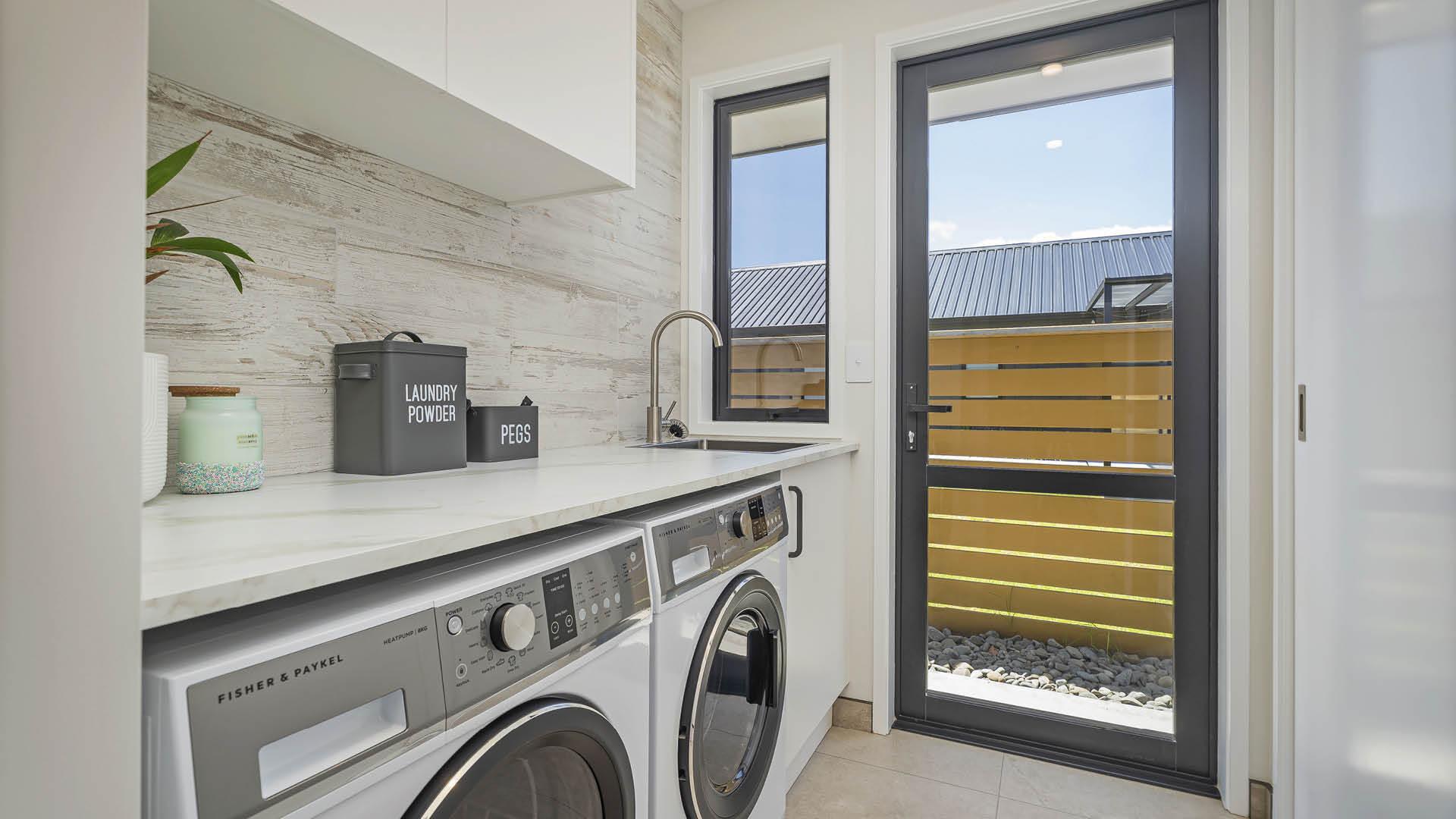 6 CM-19095 SH-CM-Matarangi-Breeze laundry