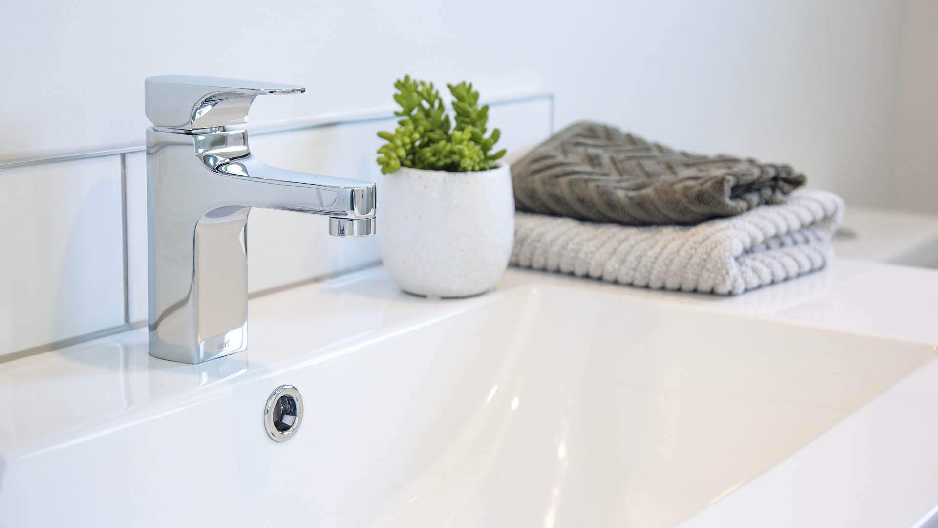 7-GJ-Hurring-White-Vanity(Clone) - 43696940955