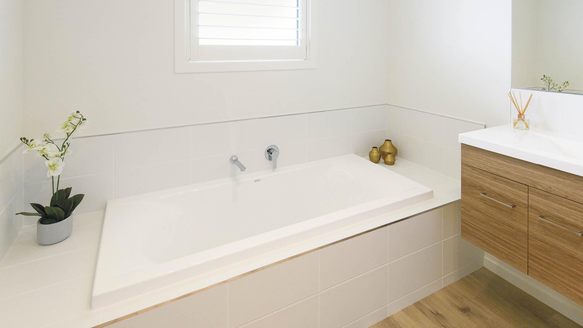 4-GJ-Thames-Express-Bathroom 62415248419