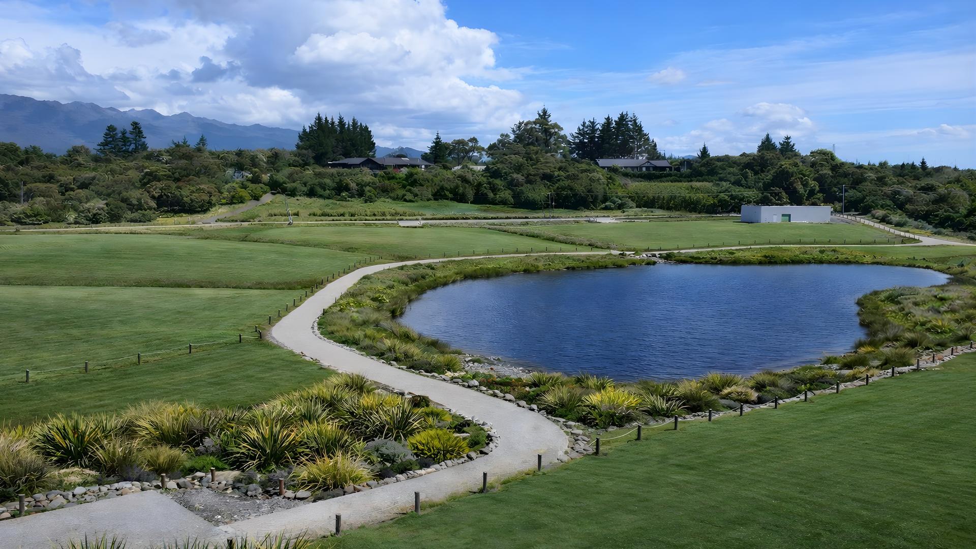 Highlands Estate Lakeside Image