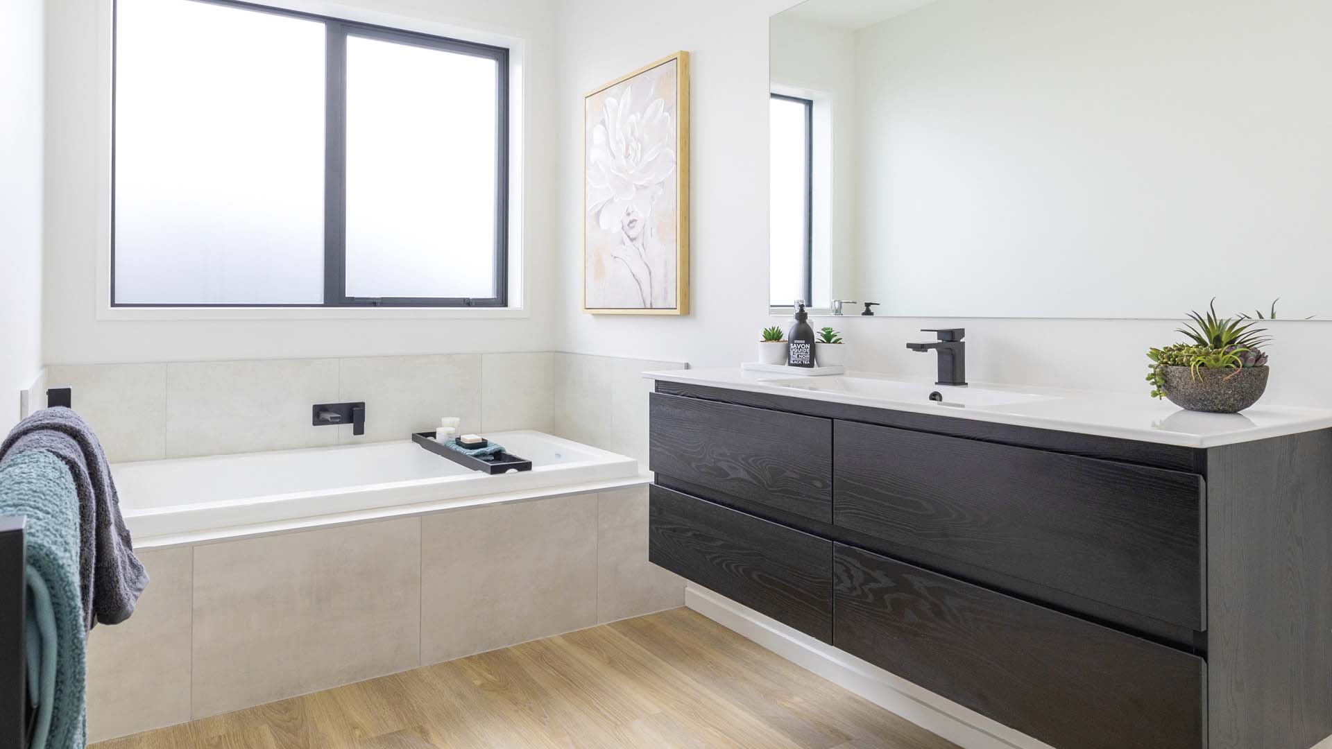 7-GJ-Amon-Bathroom - 41809056174