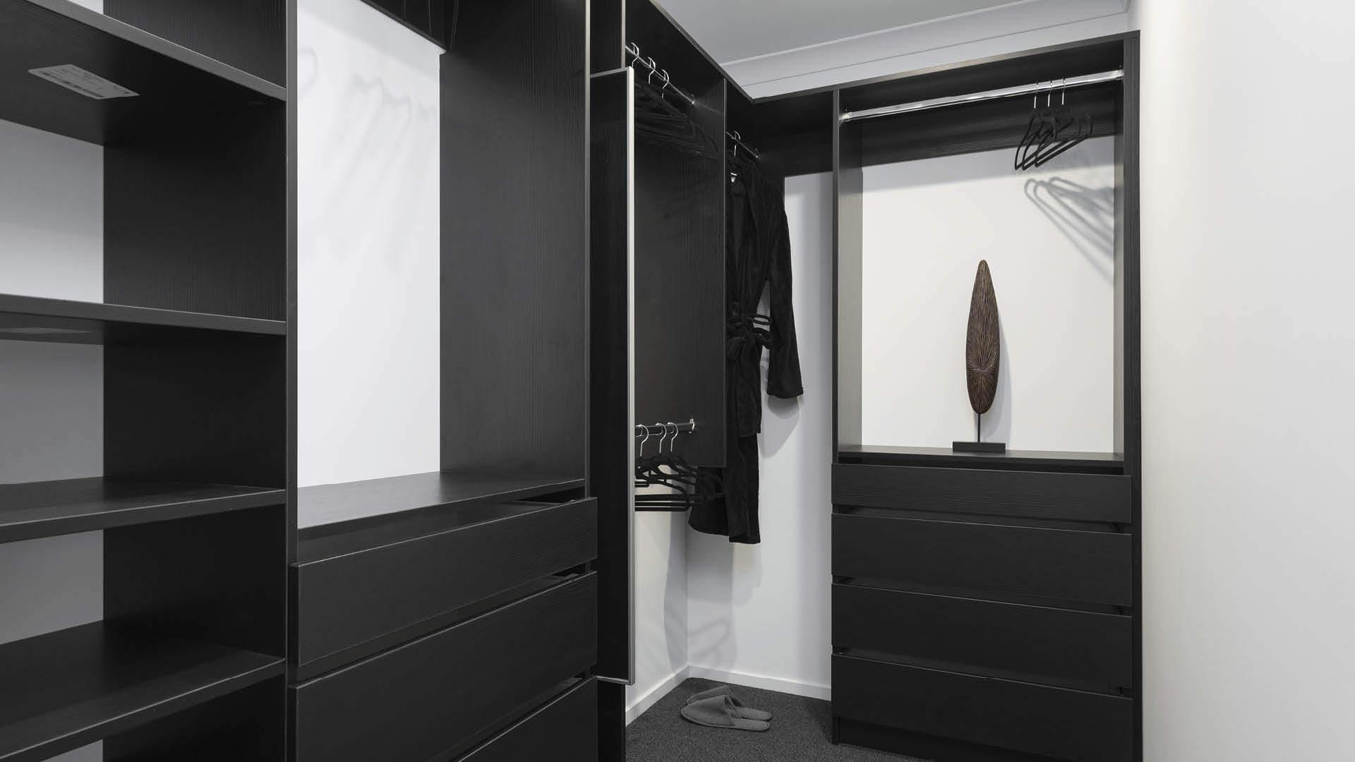 10-GJ-Langman-Walk-In-Robe(Clone) - 60535840679