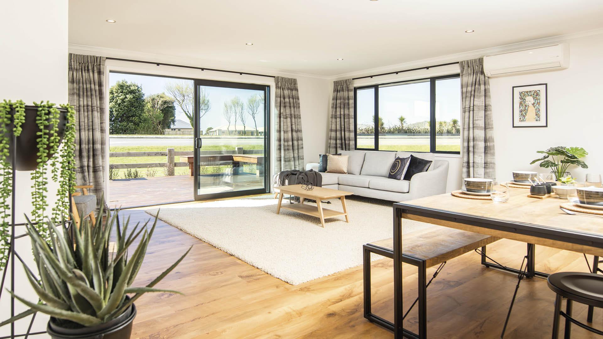 5-GJ-Pacific-Express-Living-Lounge(Clone)(Clone) - 46796842319