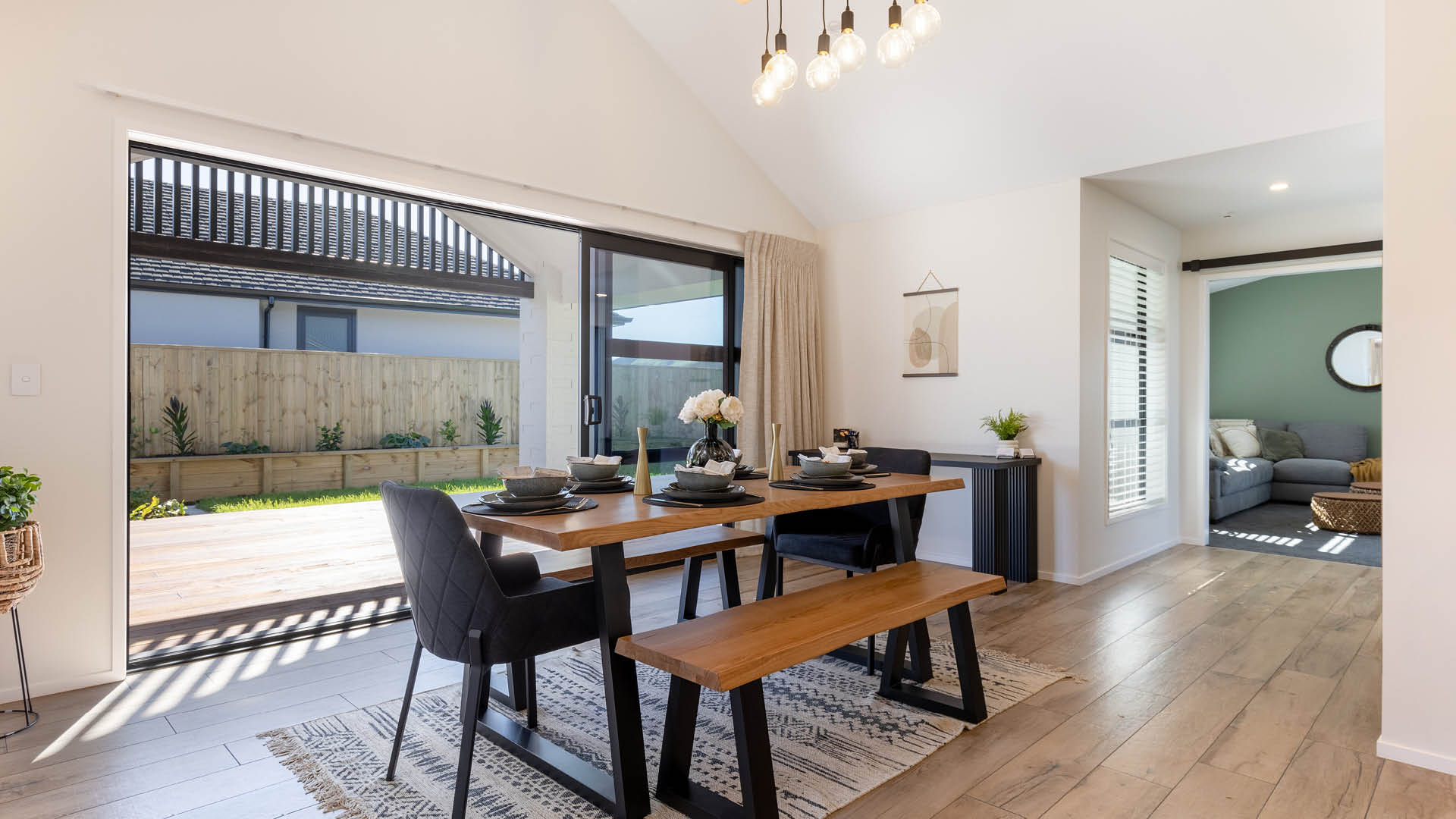 6-GJ-Upham-Dining(Clone)