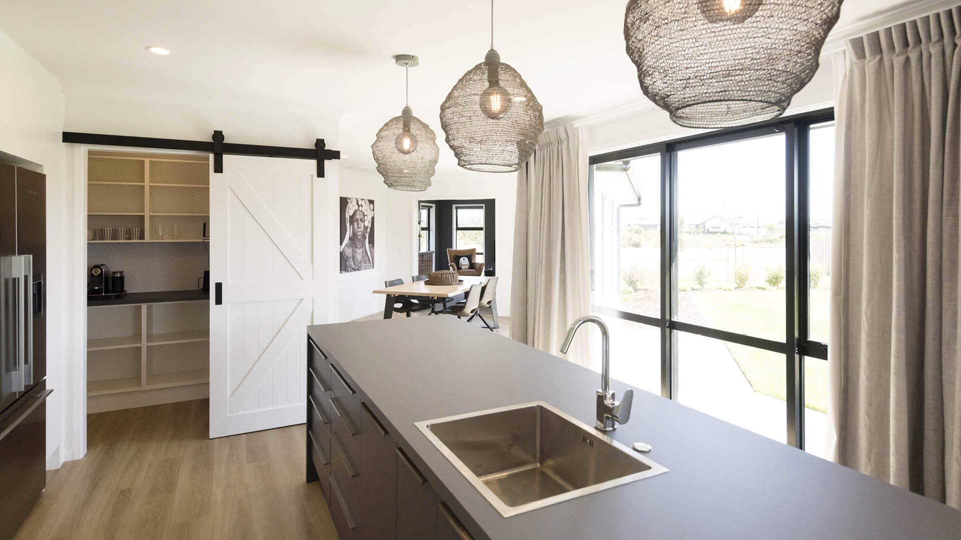 7-GJ-Apiata-Kitchen-Dining-1(Clone)