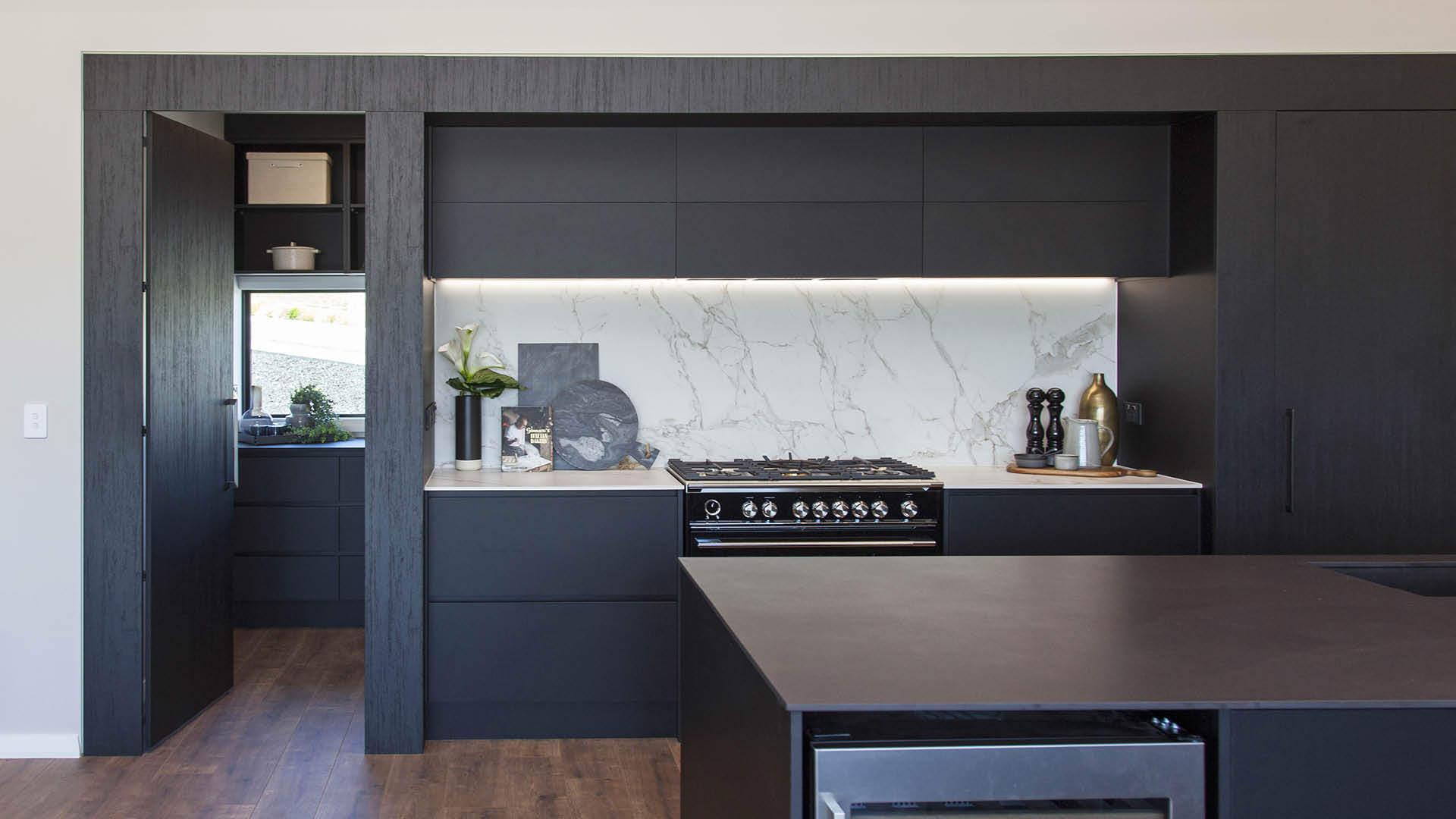 7-GJ-Hillary-Kitchen-With-Scullery(Clone) - 39342497123