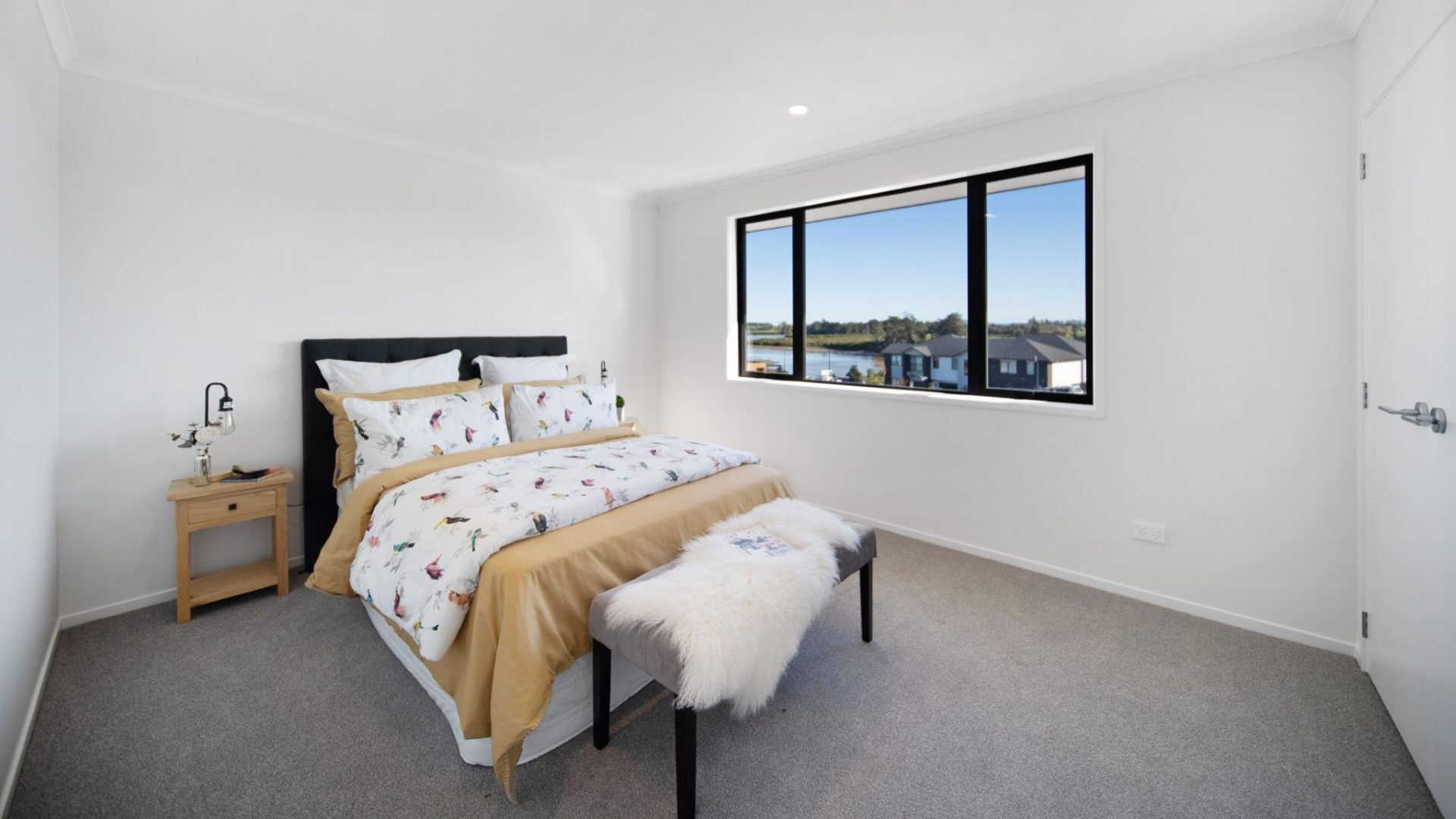 13 PK-17056 bedroom
