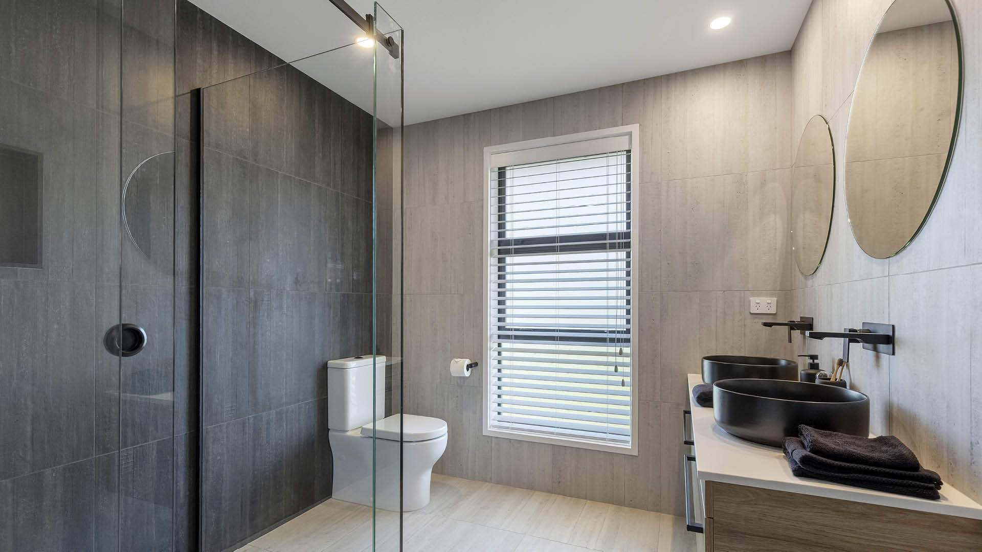 13-GJ-Upham-Ensuite 13-GJ-Upham-Ensuite