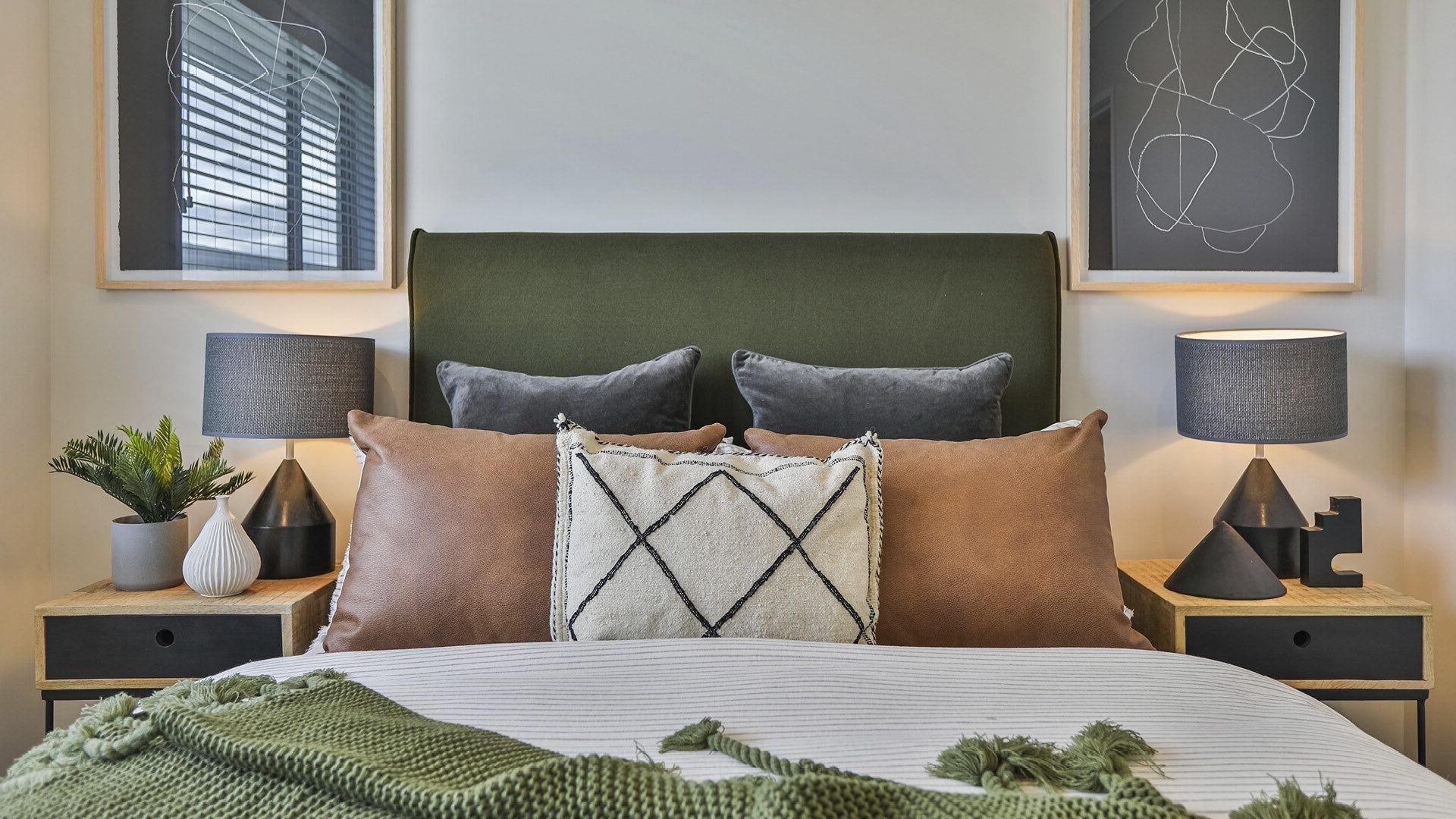 Keri Vista Rise Bed