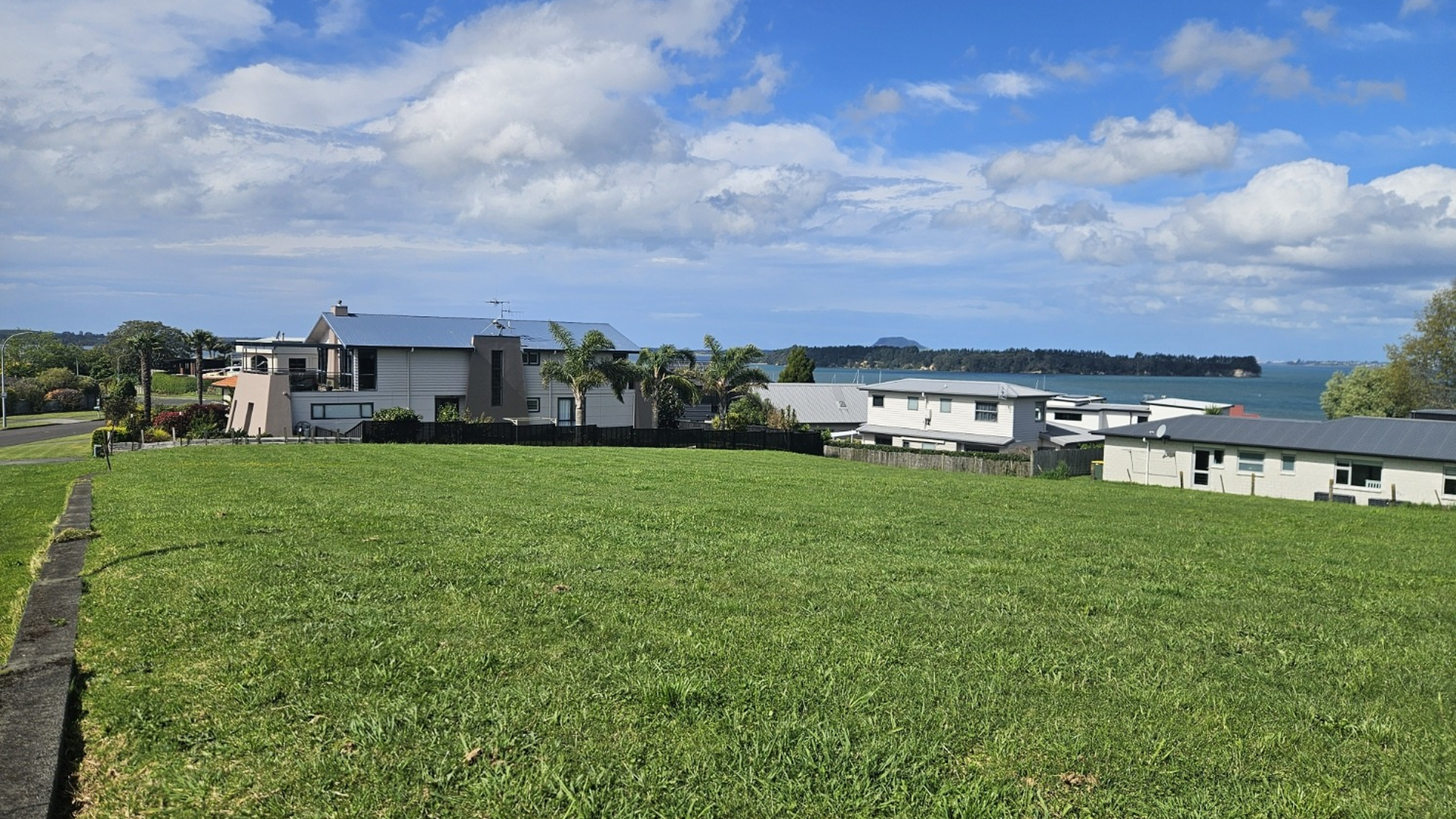 2_37 Margaret Dr