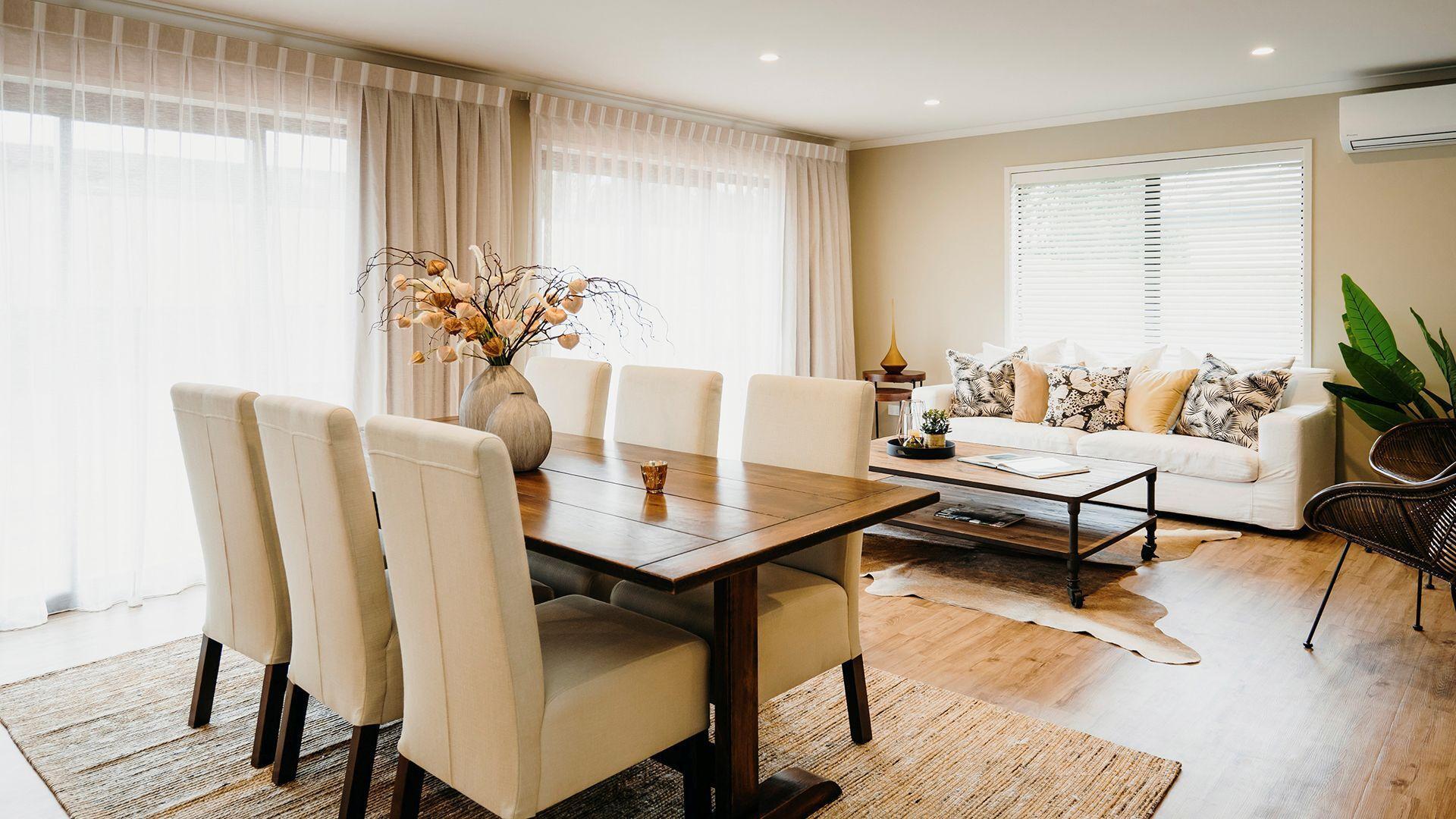 3 51-Pioneer-Rd-KAM02241-Dining-Family-Web