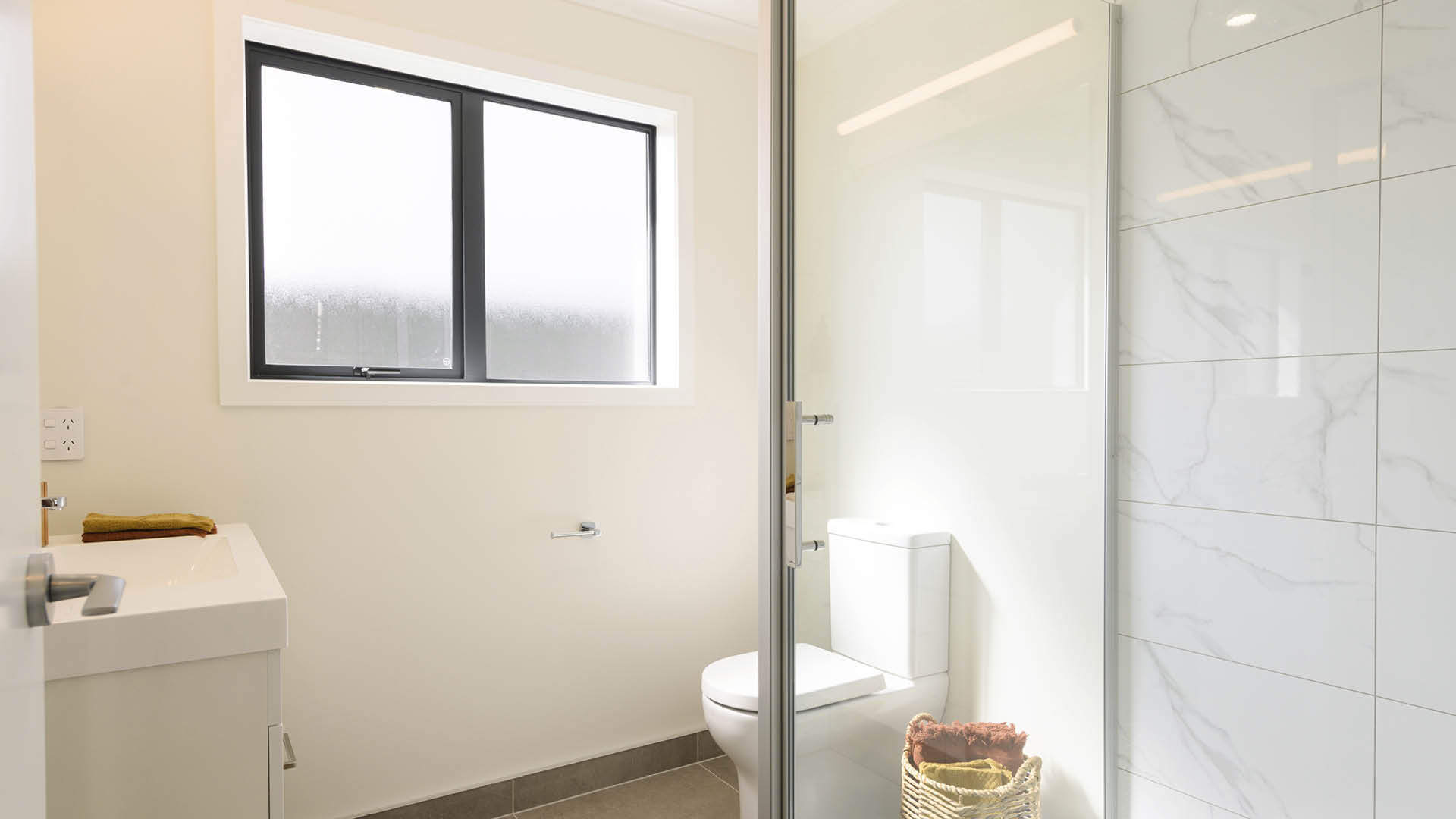 9-GJ-Parker-Ensuite 9-GJ-Parker-Ensuite