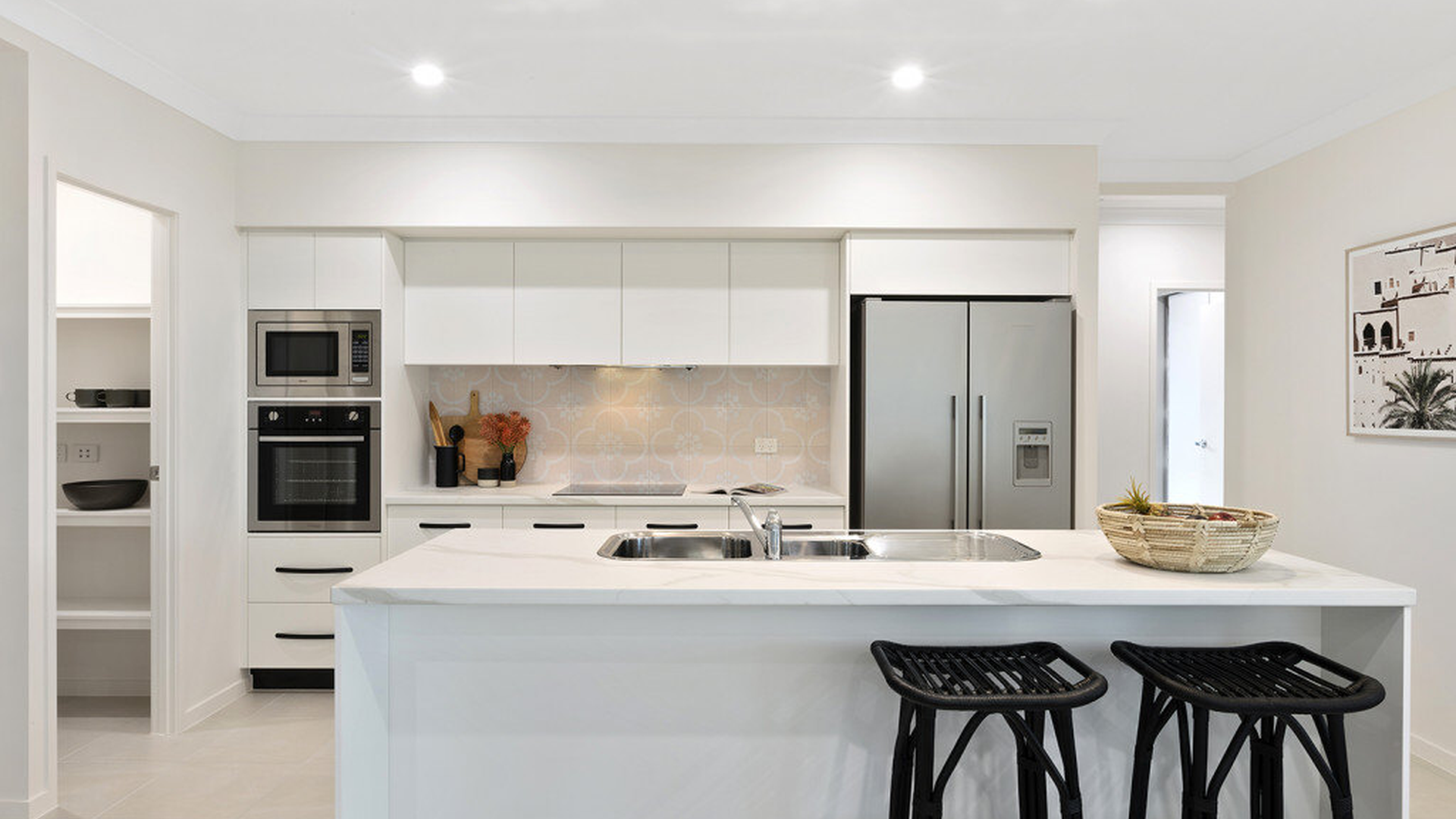 Kitchen white with walk-in copy (1)