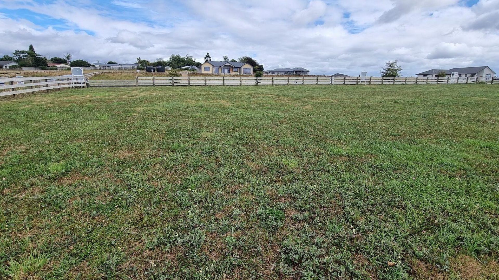 Lot image 2