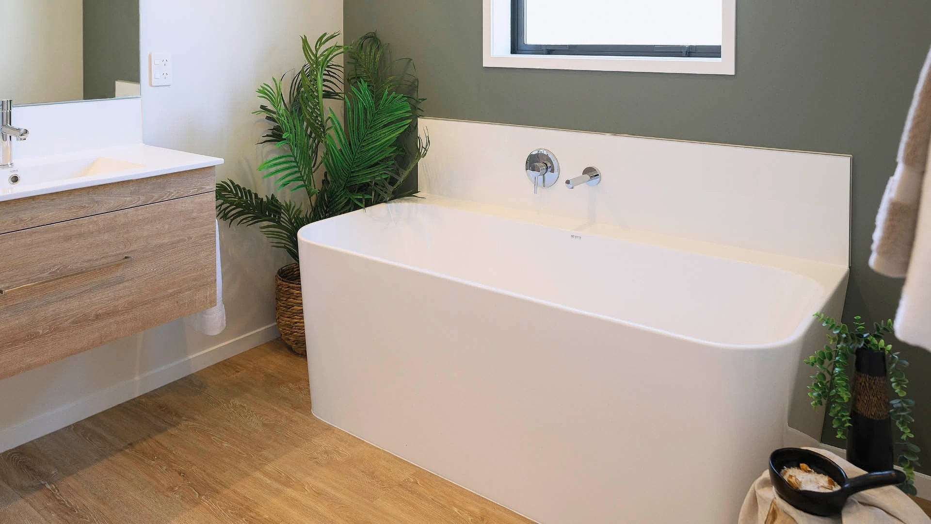 PK-18135 bathroom