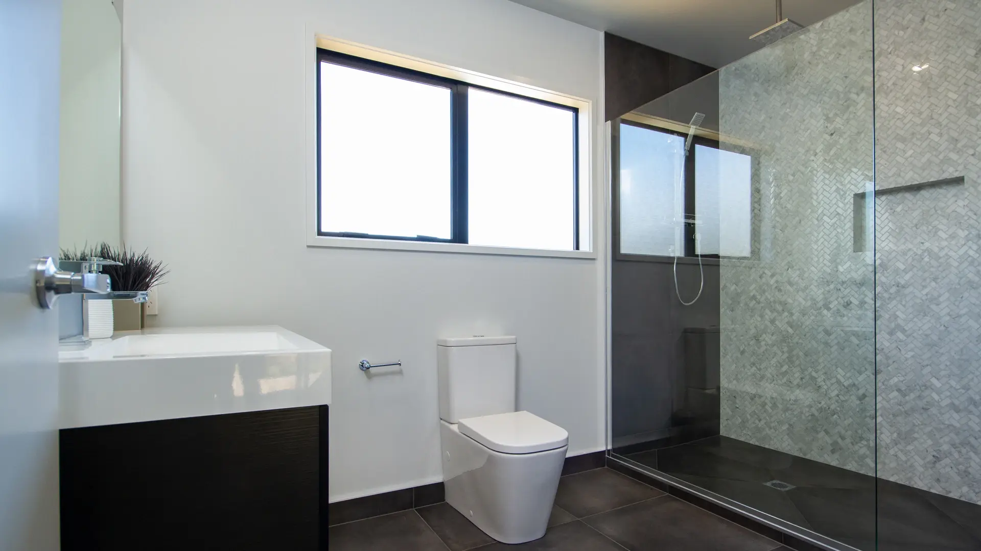 11-49-Jack-Lachlan-Dr-Beachlands-153-Ensuite-Web 11-49-Jack-Lachlan-Dr-Beachlands-153-Ensuite-Web