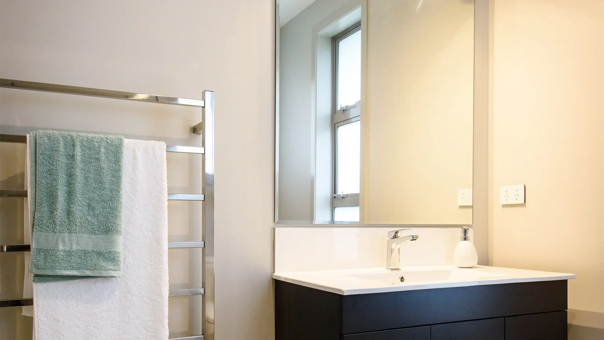 13-Bathroom-MT-2016-07-04-0125 13-Bathroom-MT-2016-07-04-0125