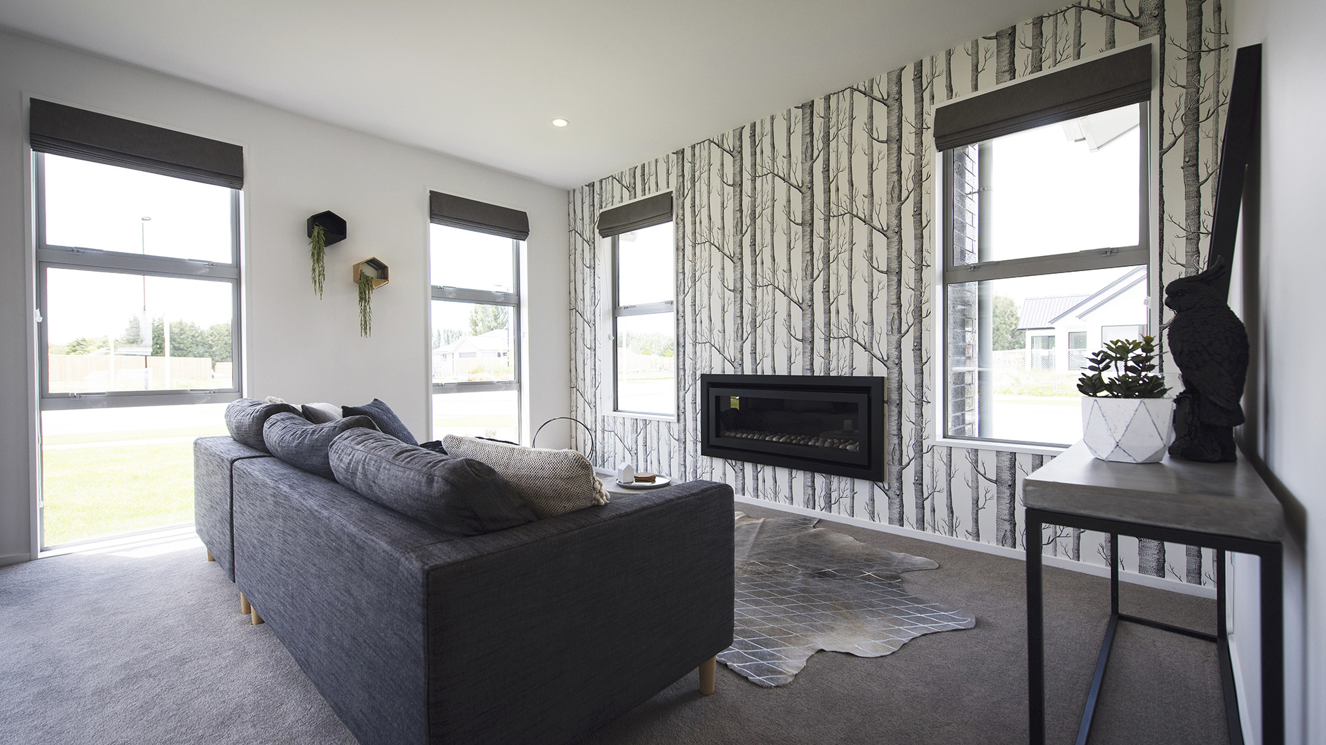 2-5-Glenturret-Drive-MT-1122-living 2-5-Glenturret-Drive-MT-1122-living