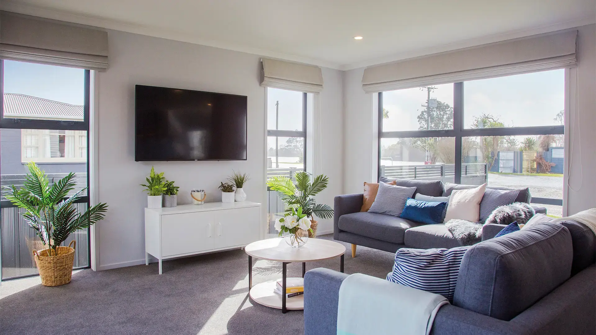 2-MG-7217-Living-web 2-MG-7217-Living-web