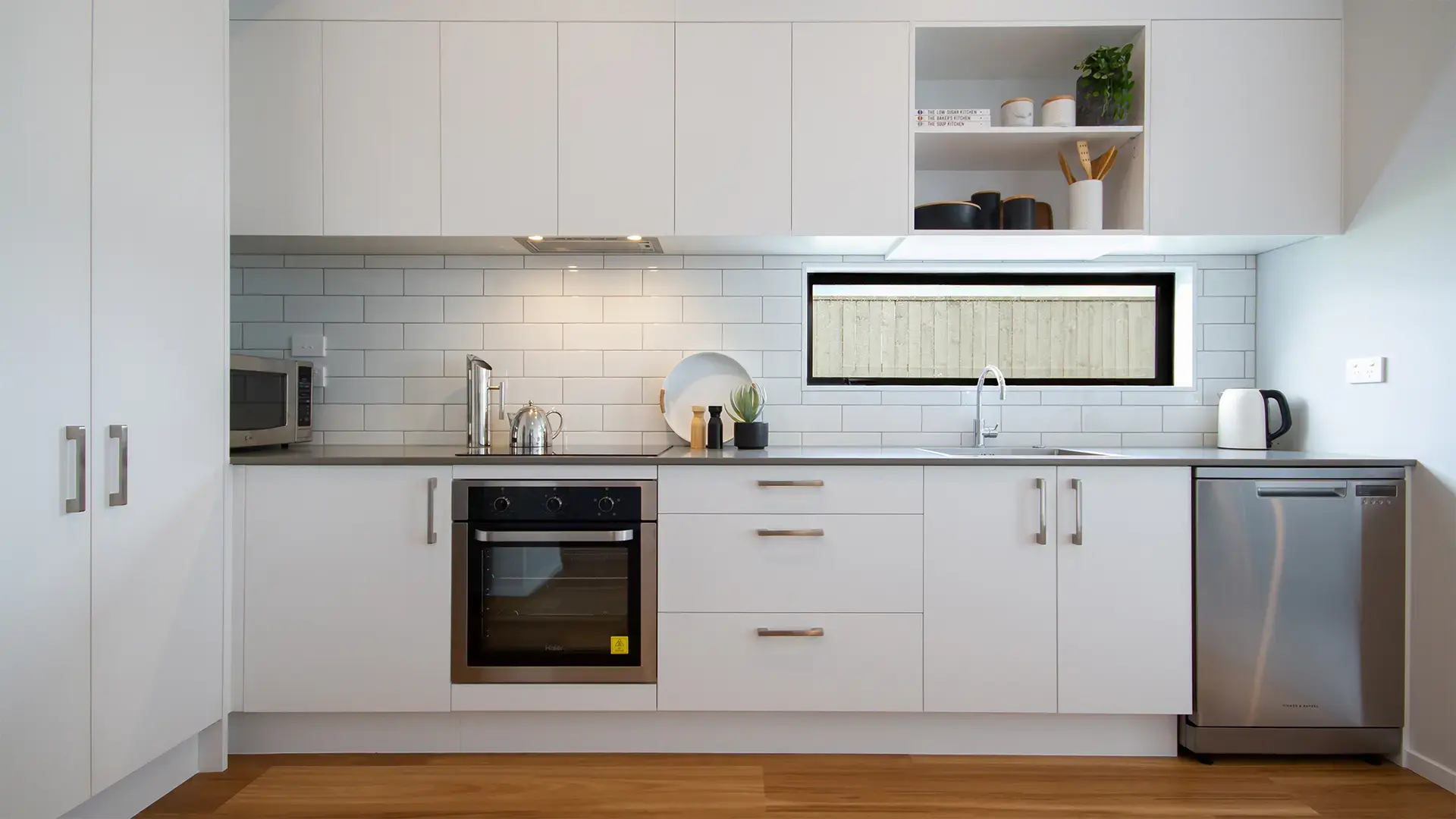 3-34c-Bringham-Creek-Rd-144-Kitchen-Web2 3-34c-Bringham-Creek-Rd-144-Kitchen-Web2
