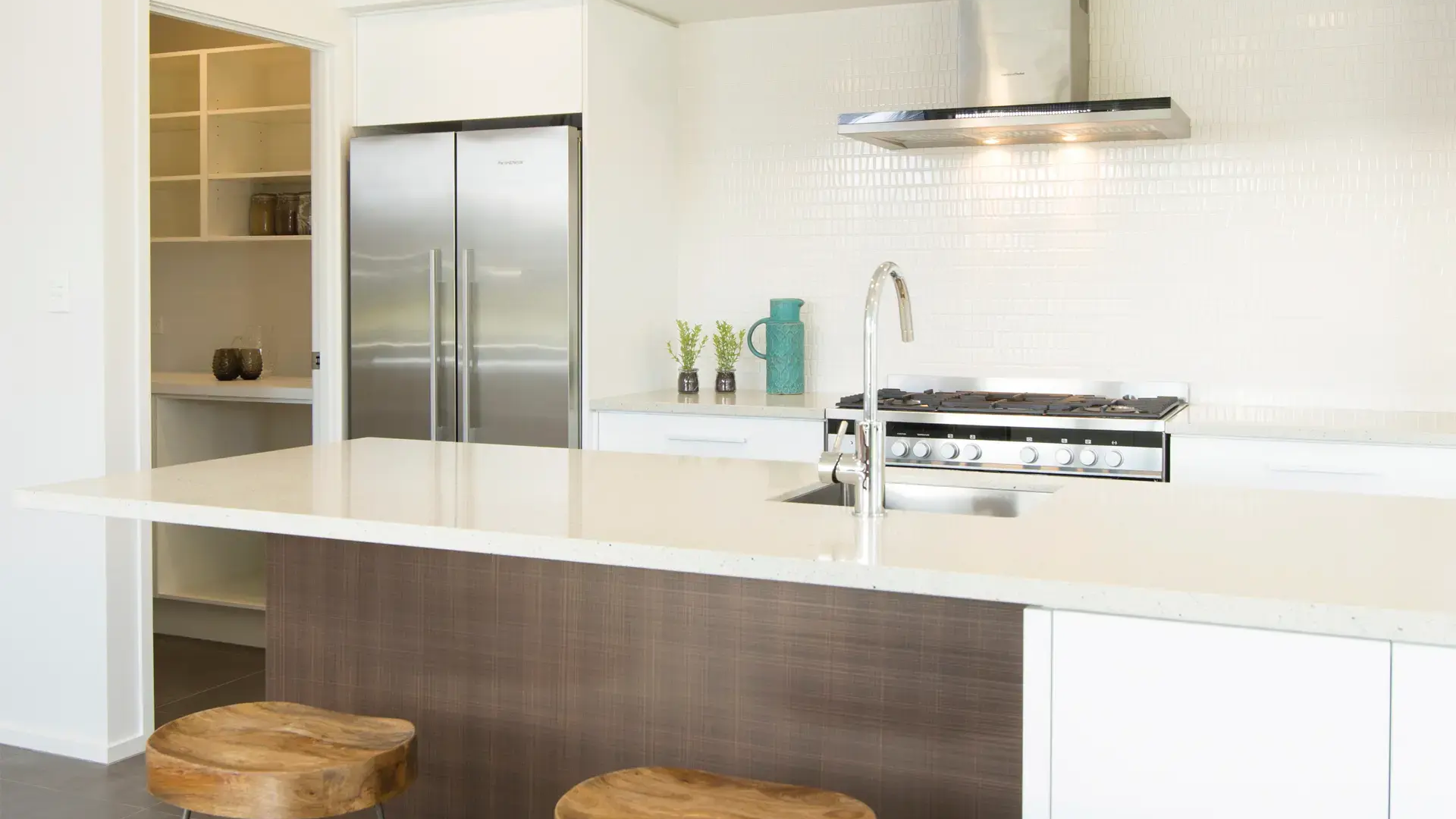 4-19-Pohutukawa-Parade-kitchen2 4-19-Pohutukawa-Parade-kitchen2
