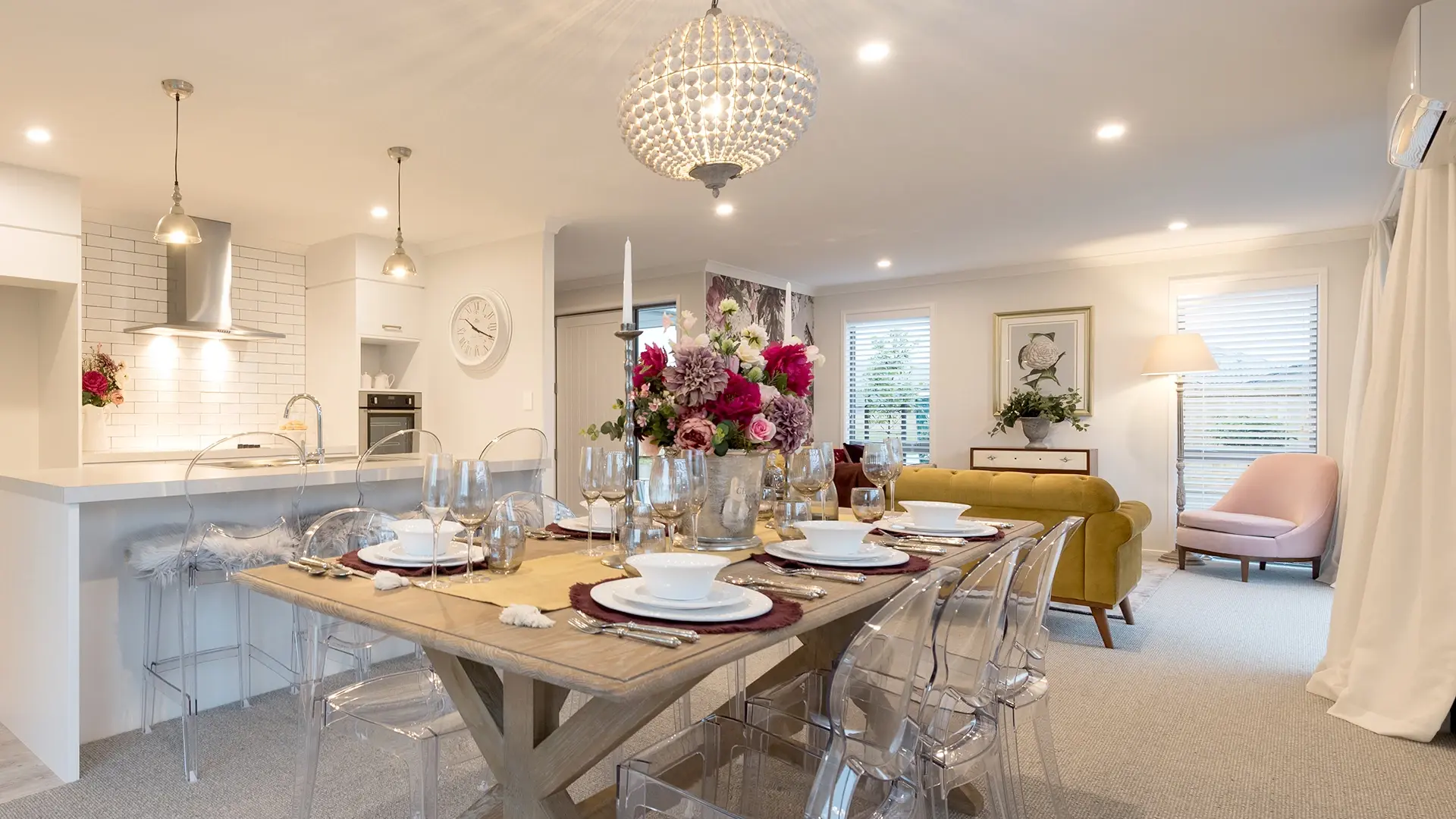 8-Hoiho-Place-Dinning 8-Hoiho-Place-Dinning